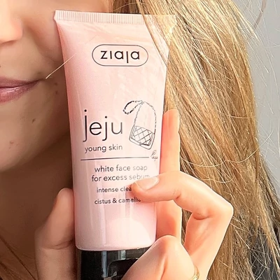 Kép 2/2 - ZIAJA Jeju fehér arctisztító szappan 75 ml