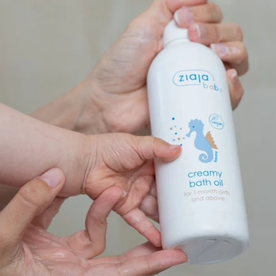 Kép 4/4 - ZIAJA Baba krémes fürdető olaj 1 hónapos kortól 300 ml