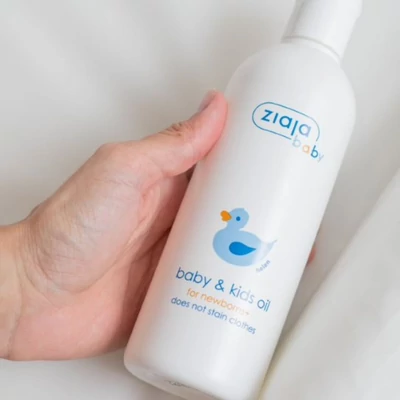 Kép 2/5 - ZIAJA Baba és gyermek testápoló olaj újszökött kortól 270 ml