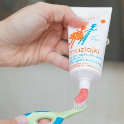 Kép 2/3 - ZIAJA Gyermek fogkrém rágógumi ízesítéssel 50 ml