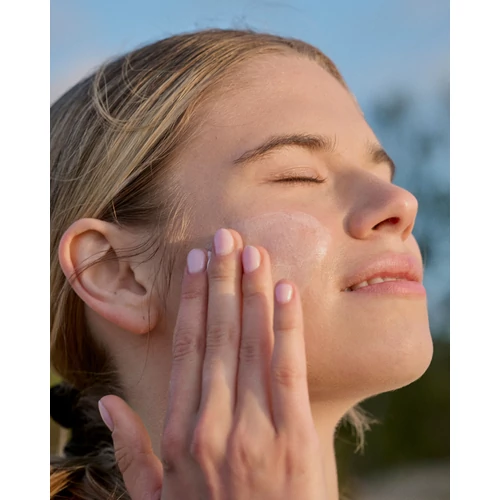 Száraz, húzódó érzést kelt a bőröd?  - ARCMASZK ÉS ARCRADÍR ELLAGSAVVAL & HIALURONSAVVAL